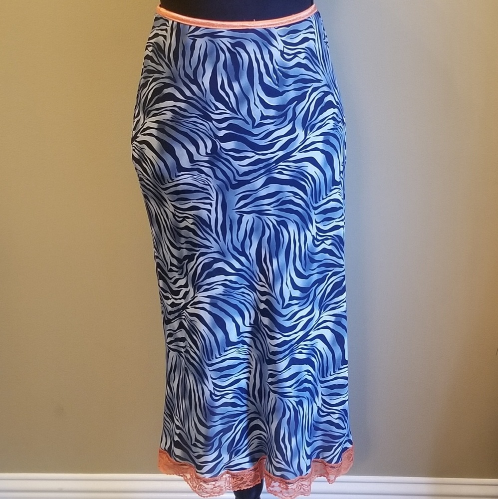 Fun light weight animal print skirt